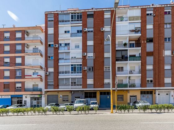 Foto 1 de Local en venda a avenida Diputación Provincial de 806 m²