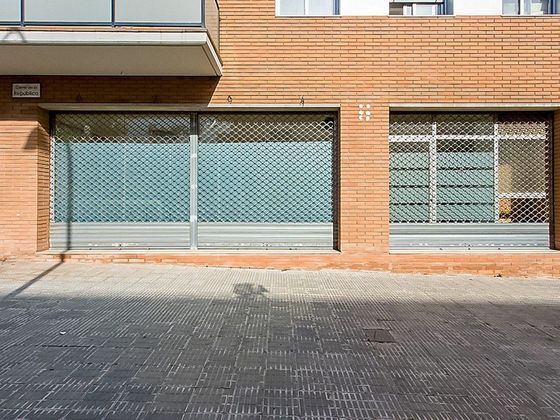 Foto 1 de Venta de local en calle De la República de 103 m²