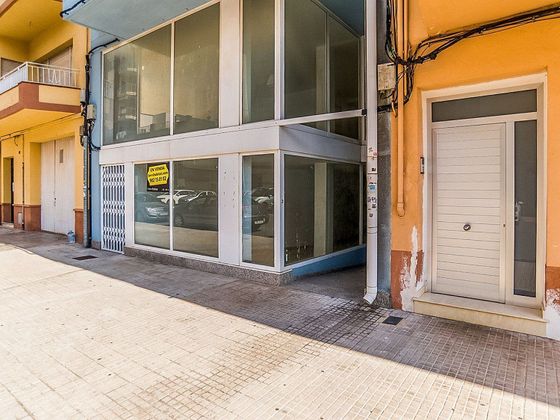 Foto 2 de Local en venda a avenida Del Doctor Ferran de 93 m²