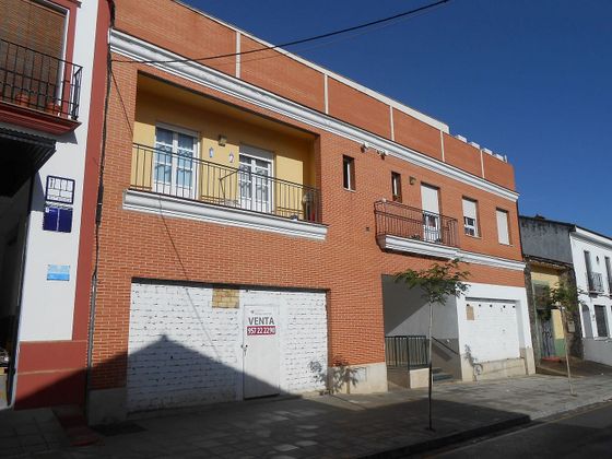Foto 1 de Venta de local en calle Rodrigo de Triana con piscina y ascensor