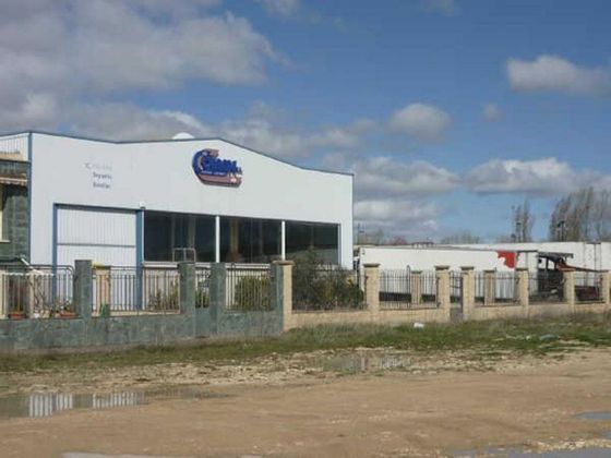 Foto 1 de Nave en venta en polígono Industrial Lacorzanilla Poligonoa de 605 m²