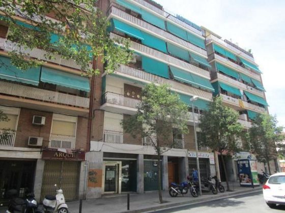 Foto 1 de Local en venda a calle De la Independència de 244 m²