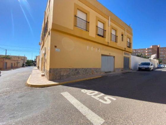 Foto 2 de Local en venta en calle Ibiza de 152 m²