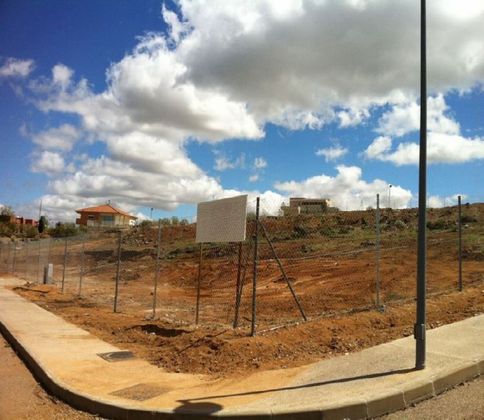 Foto 2 de Venta de terreno en calle Del Mirlo de 886 m²