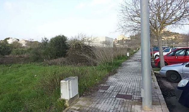 Foto 2 de Venta de terreno en avenida Dels Pujols de 868 m²