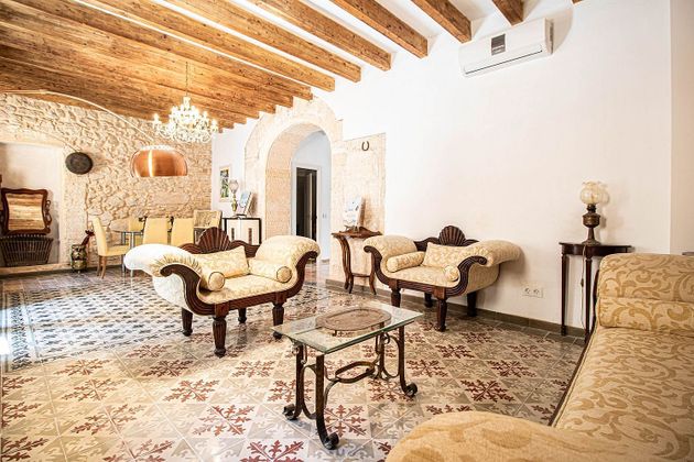 Foto 1 de Casa en venta en Petra de 4 habitaciones con terraza y aire acondicionado