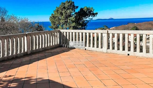 Foto 1 de Xalet en venda a Nigrán de 8 habitacions amb terrassa i piscina