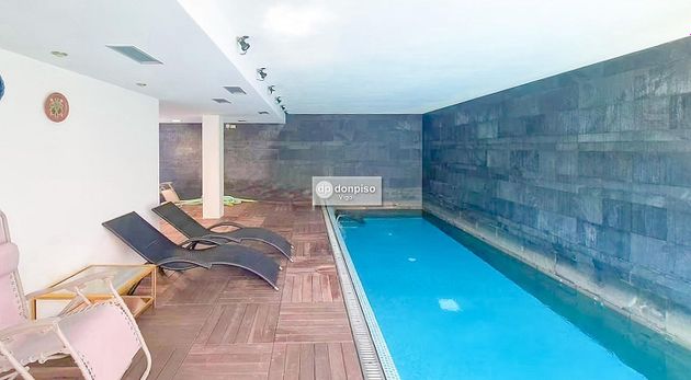 Foto 2 de Casa en venda a Poio de 3 habitacions amb terrassa i piscina