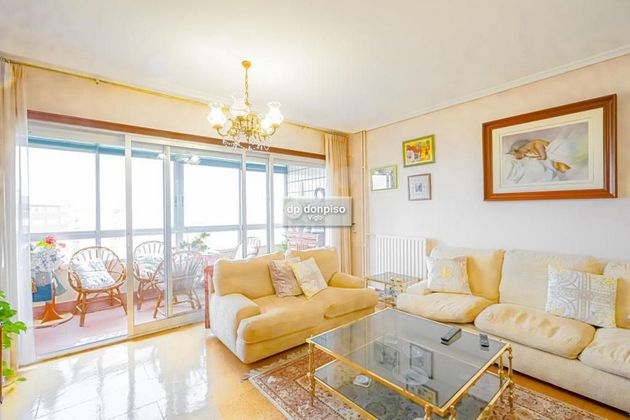Foto 2 de Pis en venda a Bouzas - Coia de 4 habitacions amb terrassa i garatge