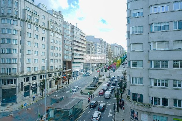 Foto 1 de Pis en venda a Praza España - Casablanca de 5 habitacions amb garatge i balcó