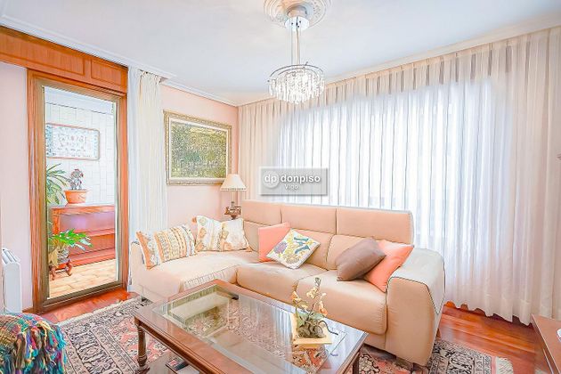 Foto 2 de Pis en venda a Praza España - Casablanca de 3 habitacions amb garatge i ascensor