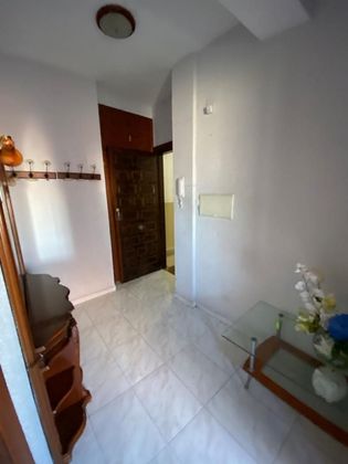 Foto 2 de Pis en venda a calle Oviedo de 4 habitacions amb balcó i aire acondicionat