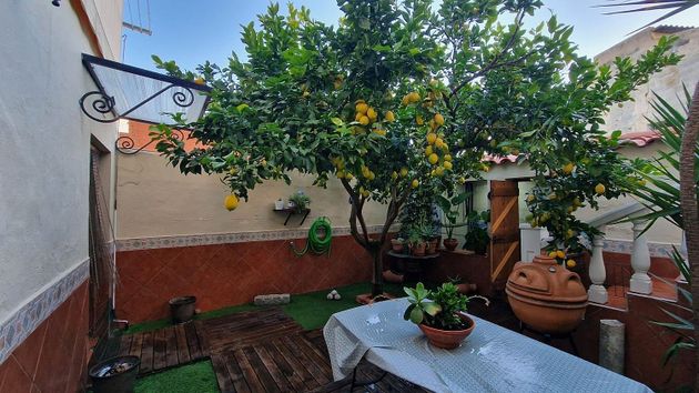 Foto 1 de Casa en venda a calle Pablo Neruda de 4 habitacions amb terrassa i balcó