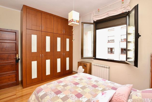 Foto 2 de Pis en venda a calle Fuertes Acevedo de 3 habitacions amb calefacció