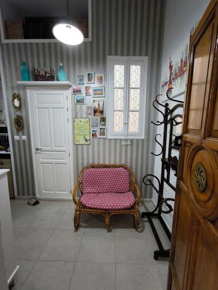 Foto 1 de Alquiler de piso en calle De Carmona de 2 habitaciones con muebles y aire acondicionado
