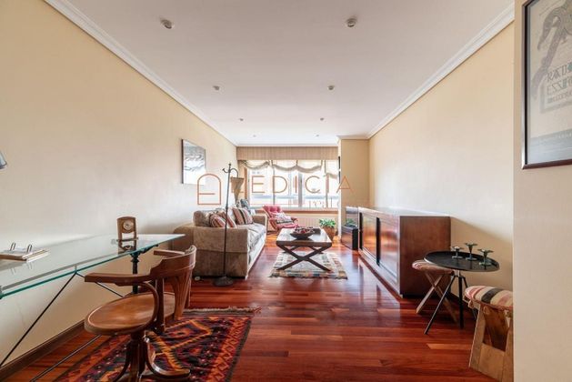 Foto 1 de Venta de piso en Bouzas - Coia de 4 habitaciones con piscina y garaje