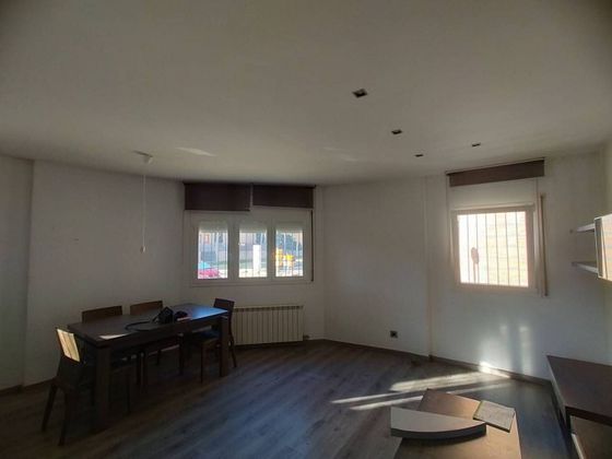 Foto 2 de Piso en venta en Celrà de 2 habitaciones con aire acondicionado y calefacción