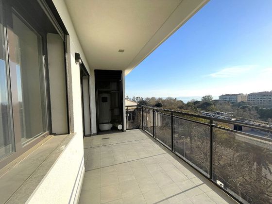 Foto 1 de Alquiler de piso en calle De Frederic Mompou de 4 habitaciones con terraza y balcón