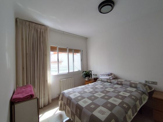Foto 1 de Venta de piso en Les Planes de 2 habitaciones con aire acondicionado y calefacción