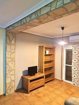 Foto 2 de Pis en venda a El Juncal - Vallealto de 3 habitacions amb terrassa i aire acondicionat
