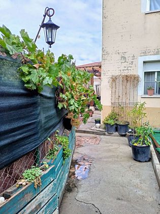 Foto 2 de Venta de chalet en Santovenia de Pisuerga de 8 habitaciones con terraza y jardín