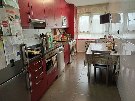 Foto 1 de Piso en venta en Roces Sur de 4 habitaciones con garaje y calefacción