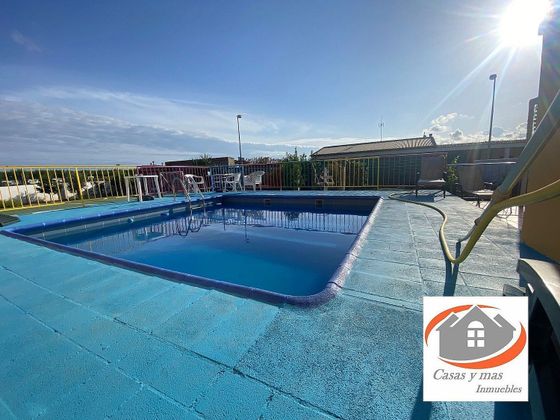Foto 1 de Xalet en venda a La Torre - Playa de Chilches de 4 habitacions amb terrassa i piscina