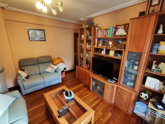 Foto 2 de Pis en venda a Valle de Trápaga-Trapagaran de 3 habitacions amb balcó i calefacció