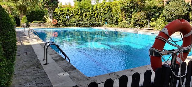Foto 2 de Piso en venta en Neguri de 4 habitaciones con terraza y piscina