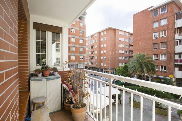 Foto 2 de Pis en venda a Santutxu de 3 habitacions amb terrassa i balcó