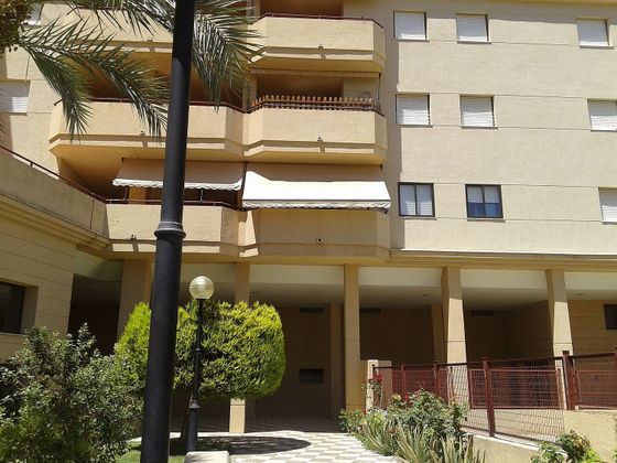 Foto 1 de Pis en venda a Oeste de 3 habitacions amb terrassa i ascensor