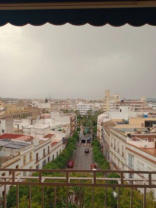 Foto 2 de Venta de piso en Centro - Jerez de la Frontera de 3 habitaciones con terraza y aire acondicionado