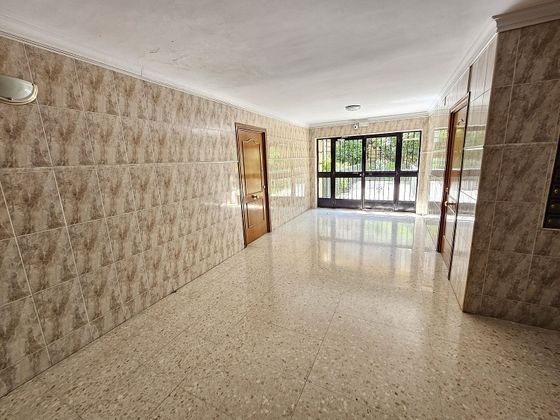 Foto 2 de Pis en venda a Poligono Norte - Villegas - La Fontanilla de 3 habitacions amb terrassa i aire acondicionat