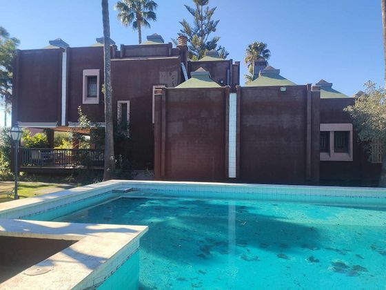 Foto 1 de Chalet en venta en El Grao de 5 habitaciones con terraza y piscina