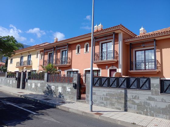 Foto 1 de Casa en venta en calle Puerto de la Cruz de 3 habitaciones con terraza y balcón