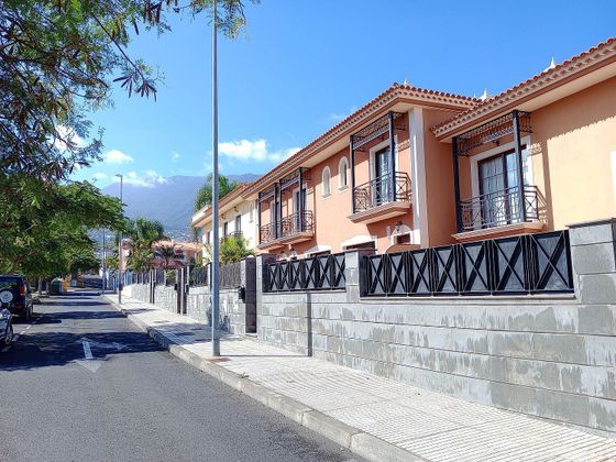 Foto 2 de Casa en venda a calle Puerto de la Cruz de 3 habitacions amb terrassa i balcó