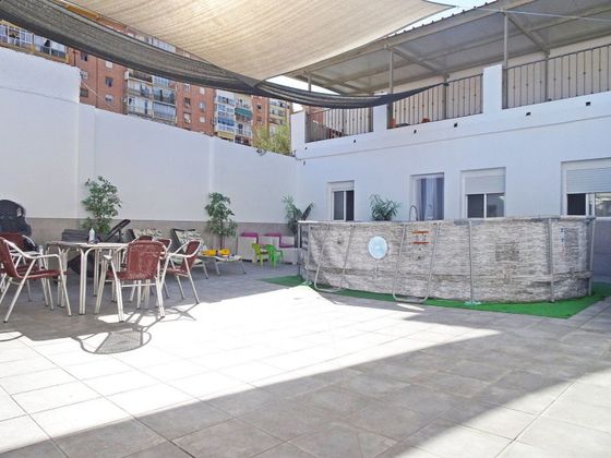 Foto 2 de Venta de casa en Parque Victoria Eugenia de 4 habitaciones con terraza y piscina
