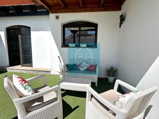 Foto 1 de Casa en venta en Caleta de Fuste de 3 habitaciones con terraza y piscina
