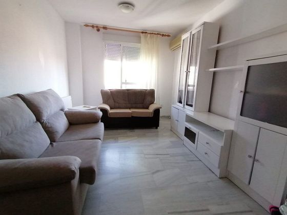 Foto 1 de Pis en lloguer a Maria Auxiliadora - Barriada LLera de 2 habitacions amb terrassa i mobles