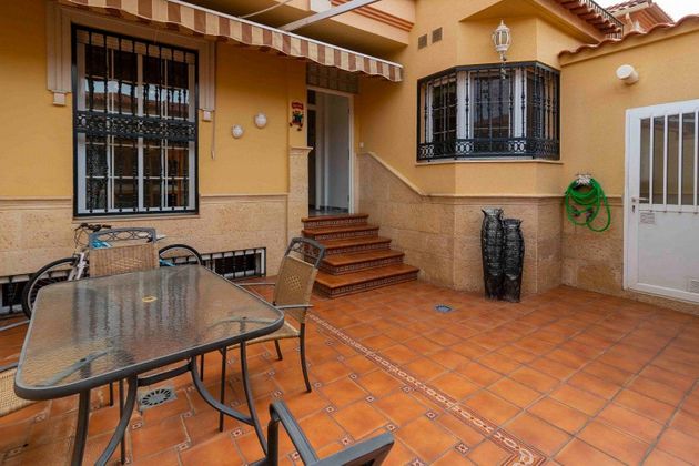Foto 1 de Casa en venda a Ciudad Jardín de 6 habitacions amb terrassa i balcó