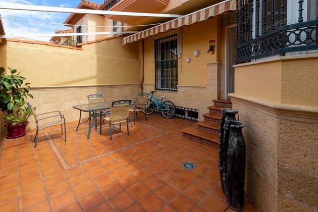 Foto 2 de Casa en venda a Ciudad Jardín de 6 habitacions amb terrassa i balcó