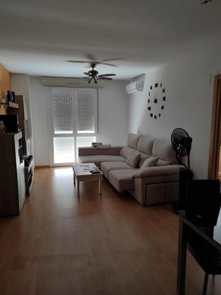 Foto 2 de Piso en alquiler en Ctra de Sevilla - Ronda sur de 2 habitaciones con garaje y muebles
