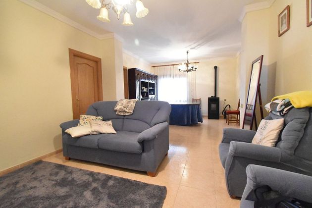 Foto 1 de Venta de casa adosada en Villamena de 5 habitaciones y 226 m²