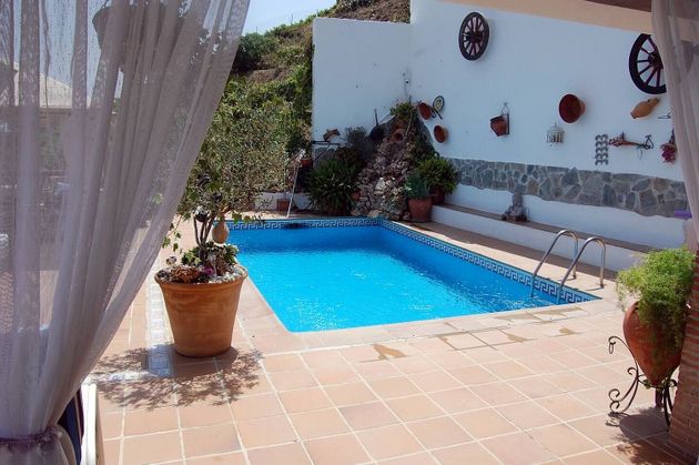 Foto 1 de Xalet en venda a Velilla-Taramay de 3 habitacions amb terrassa i piscina