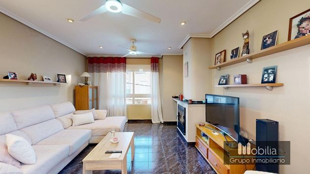 Foto 2 de Chalet en venta en Alcantarilla de 4 habitaciones con terraza y garaje