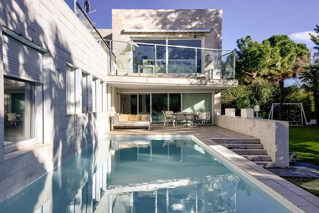 Foto 1 de Xalet en venda a Fuentelarreina de 9 habitacions amb terrassa i piscina