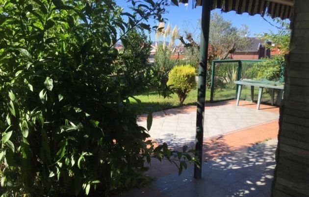 Foto 2 de Chalet en venta en Berango de 4 habitaciones con terraza y piscina