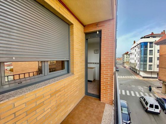 Foto 1 de Venta de piso en calle Odon Alonso de 3 habitaciones con terraza y balcón