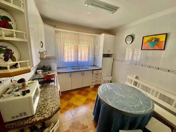 Foto 2 de Casa en venta en Bañeza (La) de 4 habitaciones con garaje y jardín