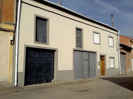 Foto 1 de Chalet en venta en Soto de la Vega de 5 habitaciones con garaje y calefacción